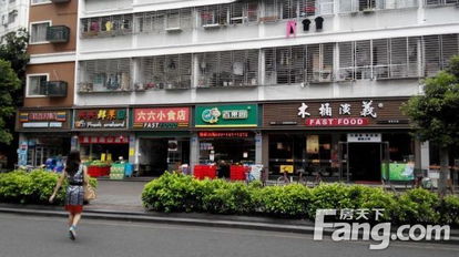 登良花園商鋪商鋪出租,登良路臨街旺鋪65平8600 月招租 深圳商鋪